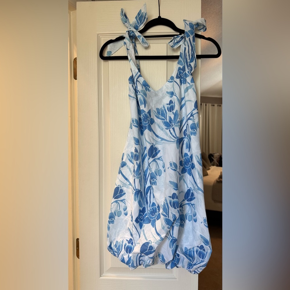 KENNY FLOWERS NWT Blue and White Dress